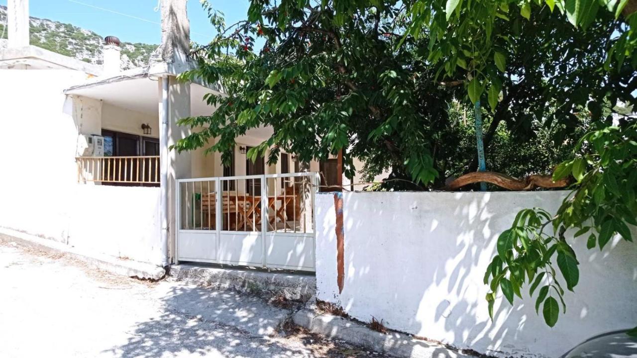 Villatzer - Traditional House With Fireplace And Garden Tzermiádon المظهر الخارجي الصورة